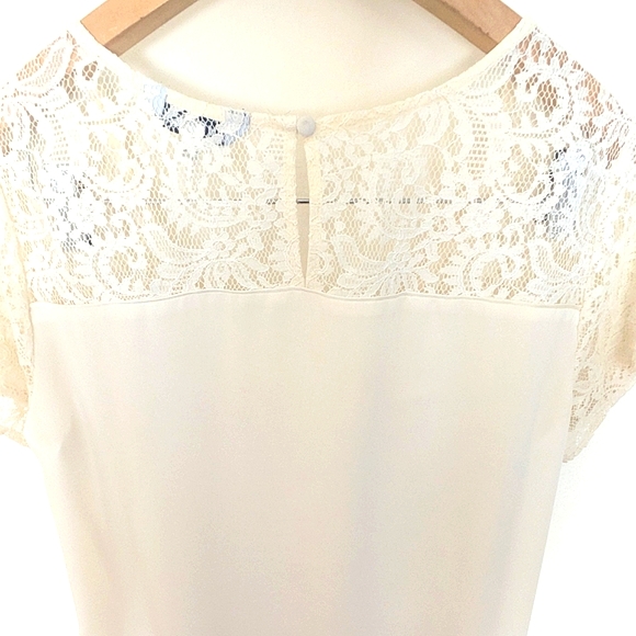 Express Cream Lace Short Sleeve Blouse - Picture 3 of 8